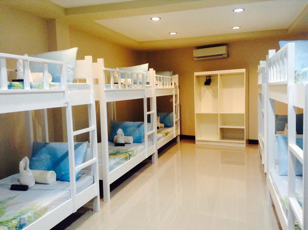 Dormitory Room,636674208:JPEG